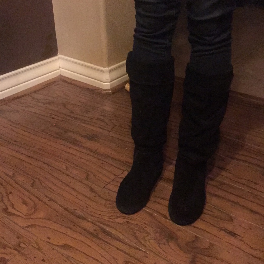 Black slouchy boots